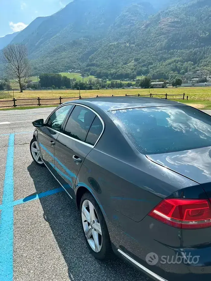 Usata VW Passat Highline 160 CV (117 kW) 2011 Grigio Berlina