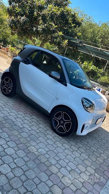 Bianco Usata 2021 Smart ForTwo Electric Drive Pulse Utilitaria | 15.800 € (Cara) - Immagine 1/4