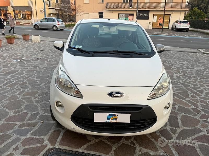 Begagnad Ford Ka 75 HK (55 kW) 2011 Vit Halvkombi