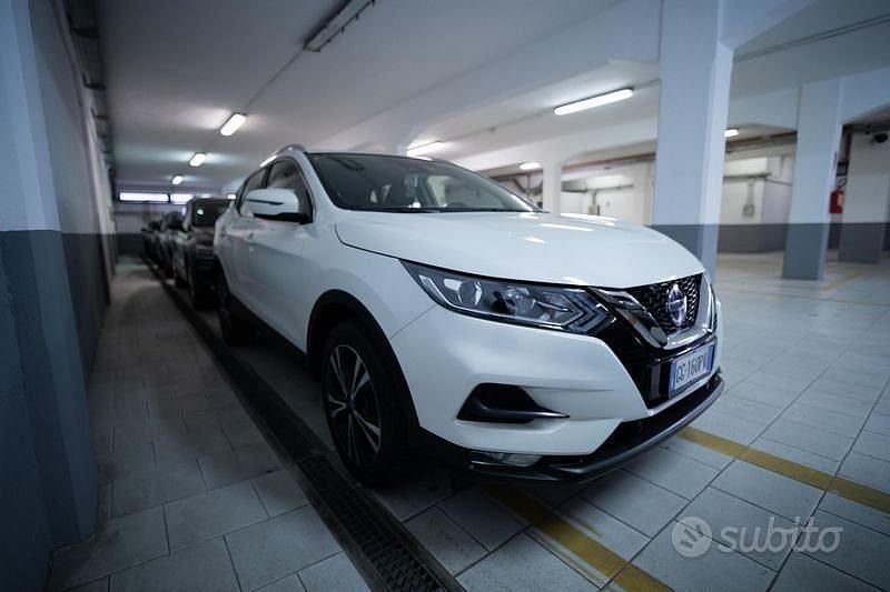 Usata Nissan Qashqai Acenta Premium 140 CV (102 kW) 2021 Bianco SUV