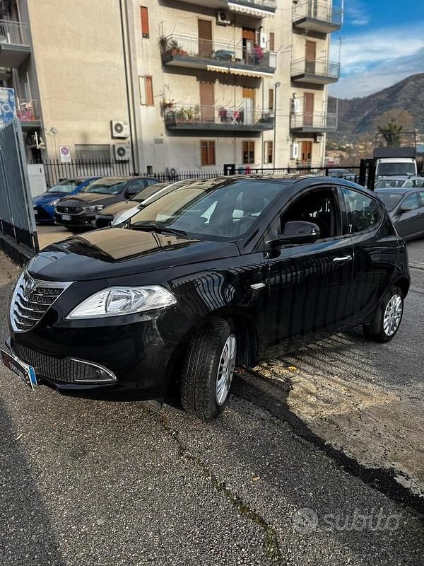 Usata Lancia Ypsilon S 95 CV (69 kW) 2012 Nero Utilitaria