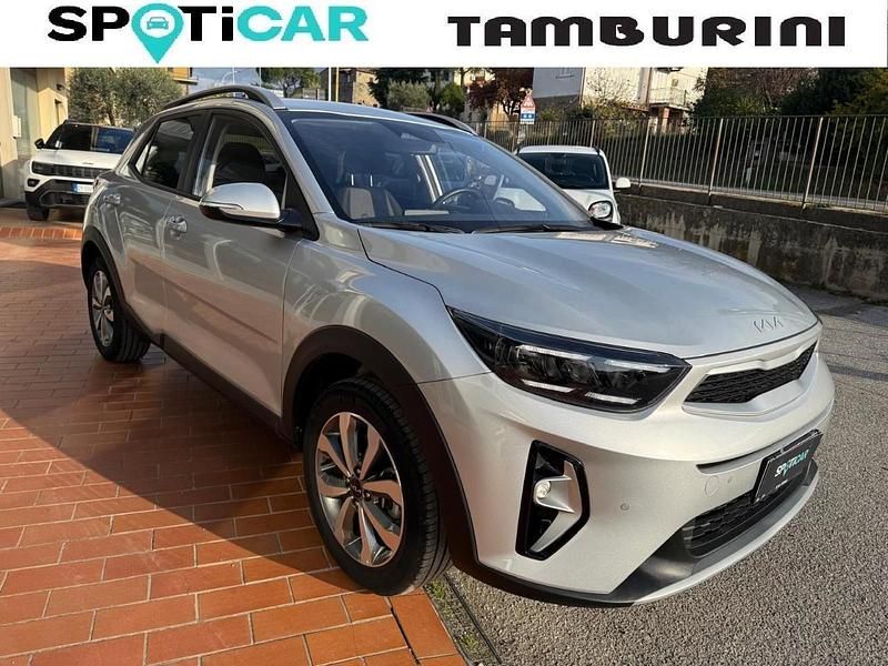 Argento Usata 2025 Kia Stonic Style SUV | 16.000 € (Buon prezzo) - Immagine 1/4