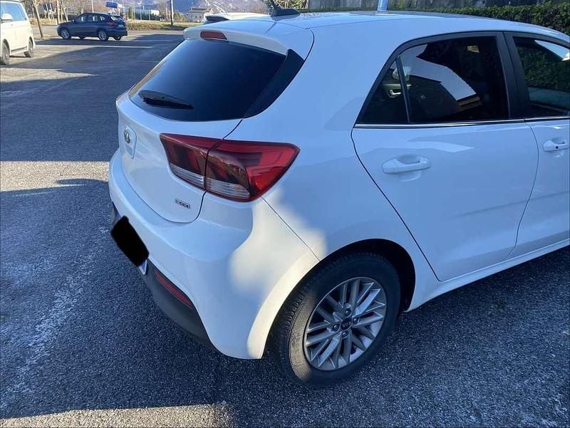 Usata Kia Rio 101 CV (74 kW) 2018 Berlina