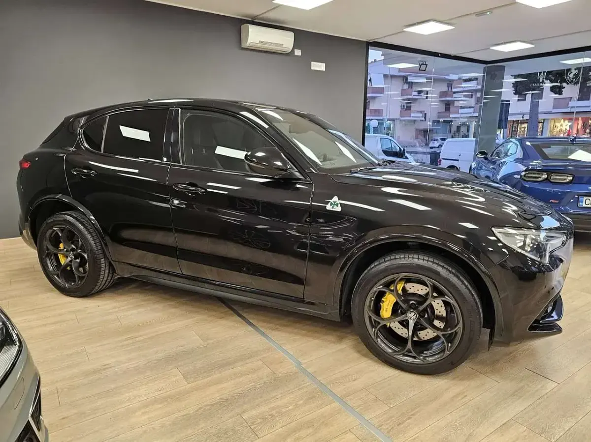 Usata Alfa Romeo Stelvio Quadrifoglio 510 CV (375 kW) 2020 Nero SUV