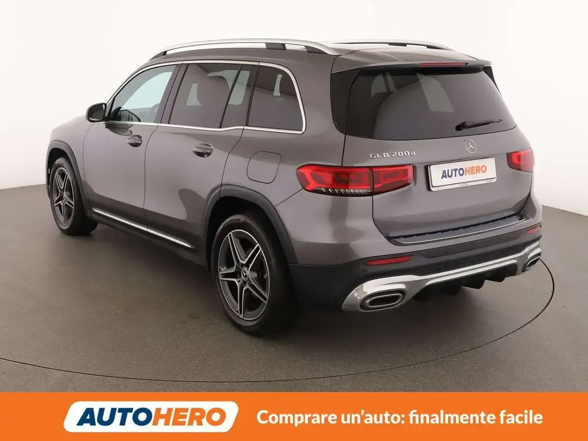 Usata Mercedes GLB200 AMG line 150 CV (110 kW) 2023 Grigio SUV