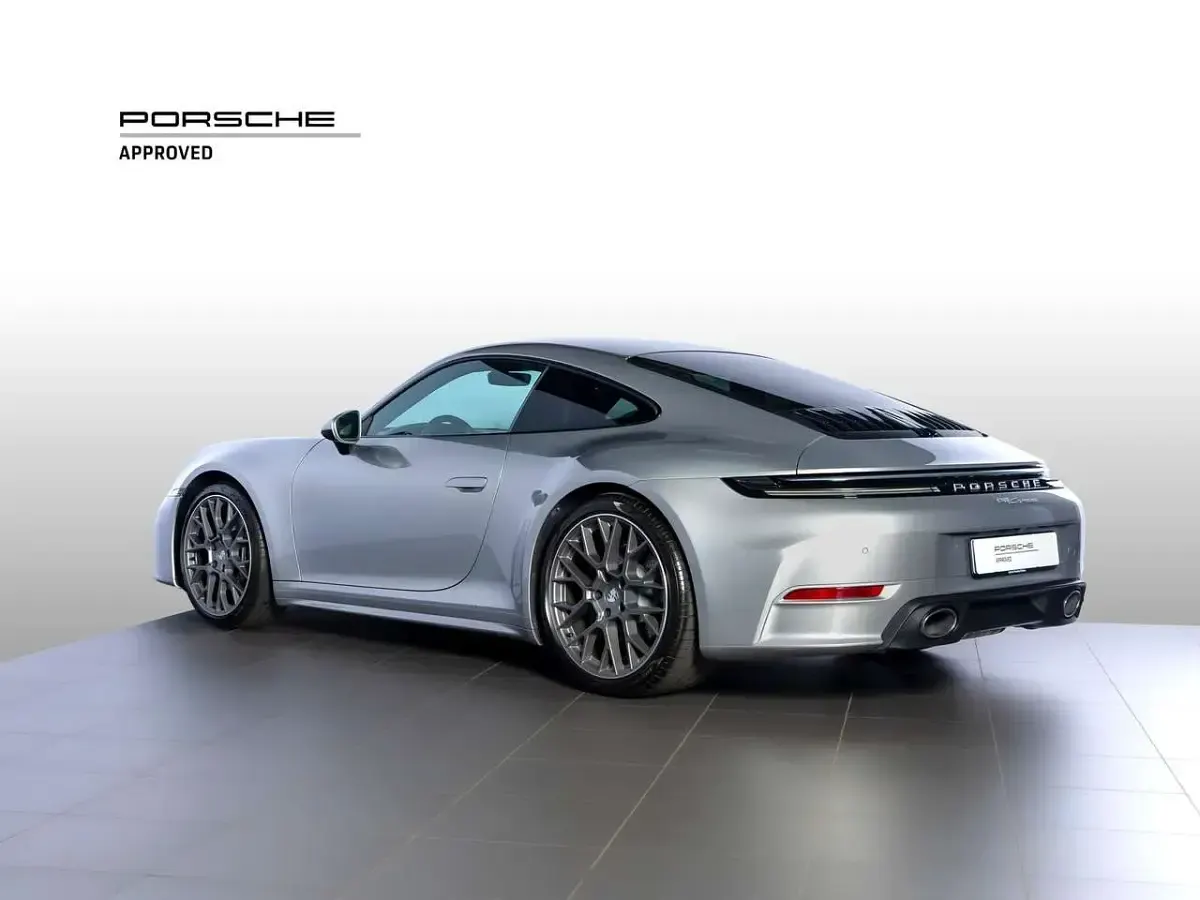 Usata Porsche 911 Carrera 394 CV (289 kW) 2025 Argento gt metallizzato Coupé