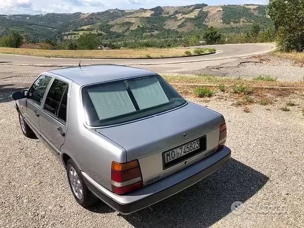 Usata Lancia Thema 120 CV (88 kW) 1988 Berlina