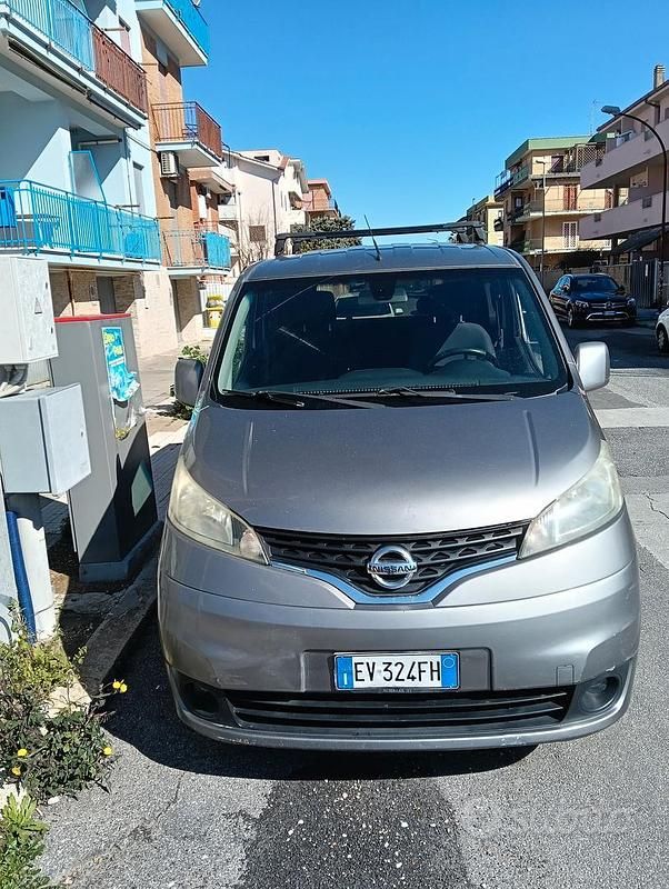 Grigio Usata 2014 Nissan Evalia Monovolume | 6500 € (Buon prezzo) - Immagine 1/4