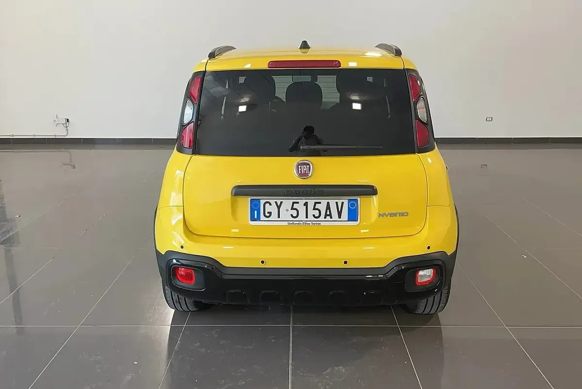 Usata Fiat Panda Cross Cross 70 CV (51 kW) 2025 509yellow solid paint Utilitaria