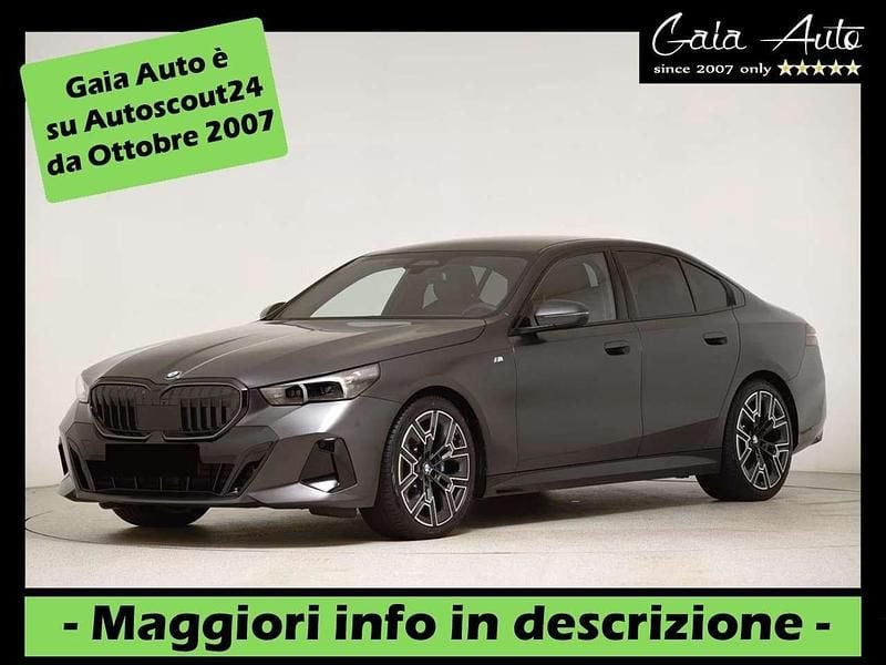 Usata BMW 520 M Sport 197 CV (144 kW) 2024 Grigio Berlina