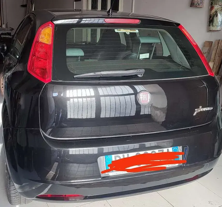 Usata Fiat Grande Punto Dynamic 77 CV (56 kW) 2009 Nero Utilitaria