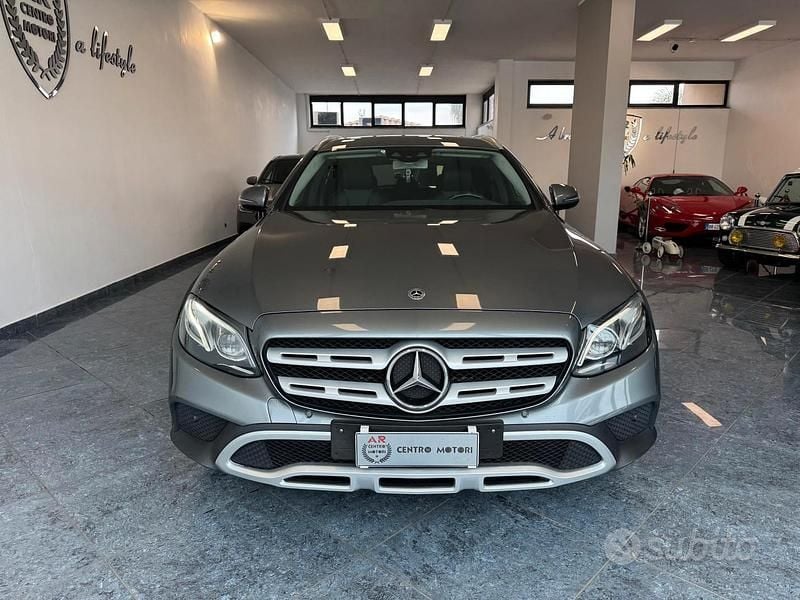Usata Mercedes E220 All-Terrain Premium 194 CV (142 kW) 2017 Grigio met Station wagon