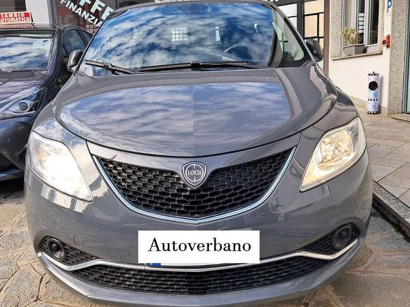 Grigio Usata 2016 Lancia Ypsilon Due volumi | 7500 € (Buon prezzo) - Immagine 1/4