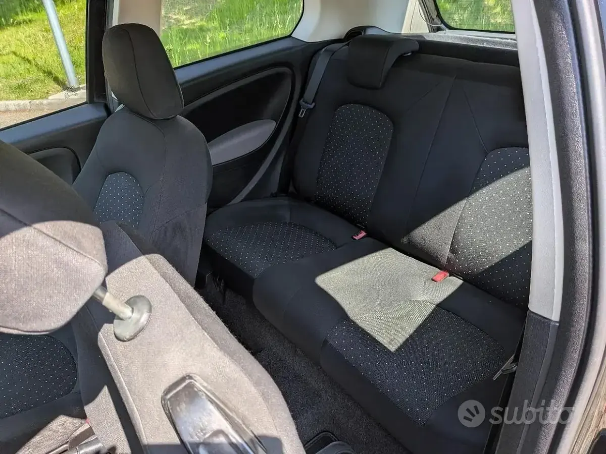 Usata Fiat Grande Punto 77 CV (56 kW) 2006 Nero Utilitaria