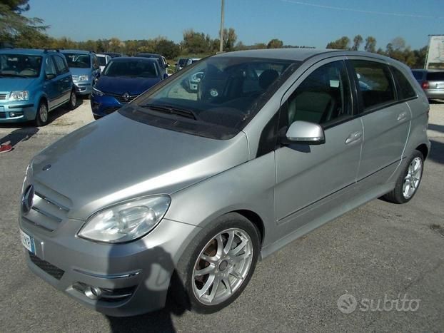 Usata Mercedes 180 108 CV (79 kW) 2009 Berlina