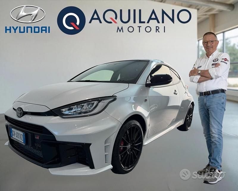 Usata Toyota Yaris 280 CV (205 kW) 2024 Bianco Utilitaria