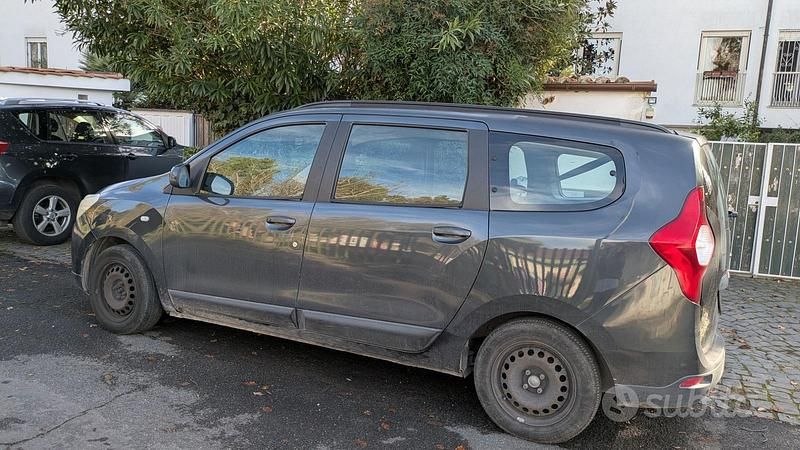 Usata 2012 Dacia Lodgy Monovolume | 4500 € (Buon prezzo) - Immagine 1/3