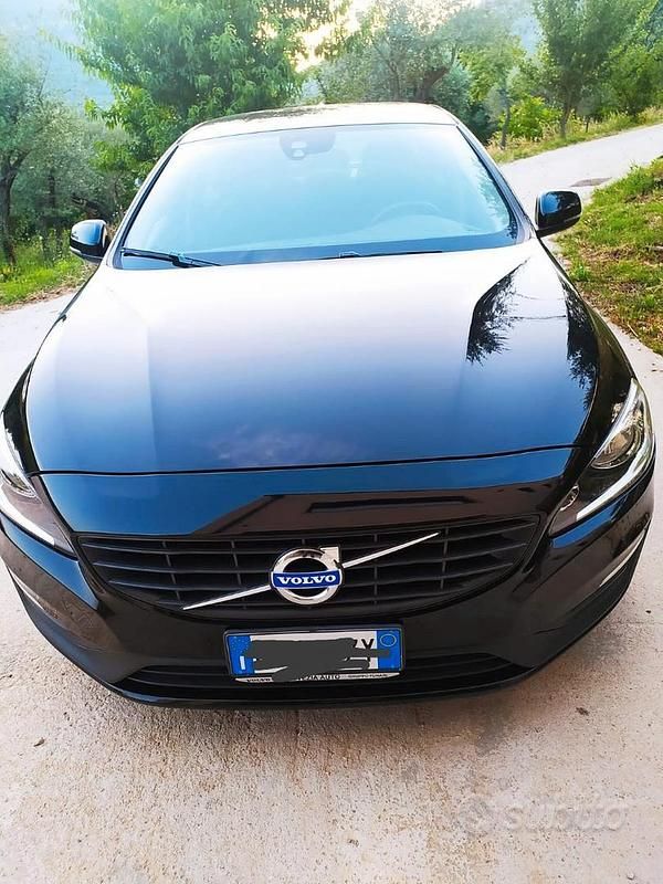 Usata Volvo S60 120 CV (88 kW) 2017 Nero Berlina