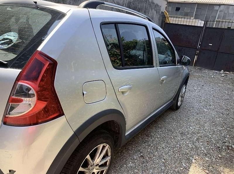 Usata Dacia Sandero Stepway 90 CV (66 kW) 2012 Berlina