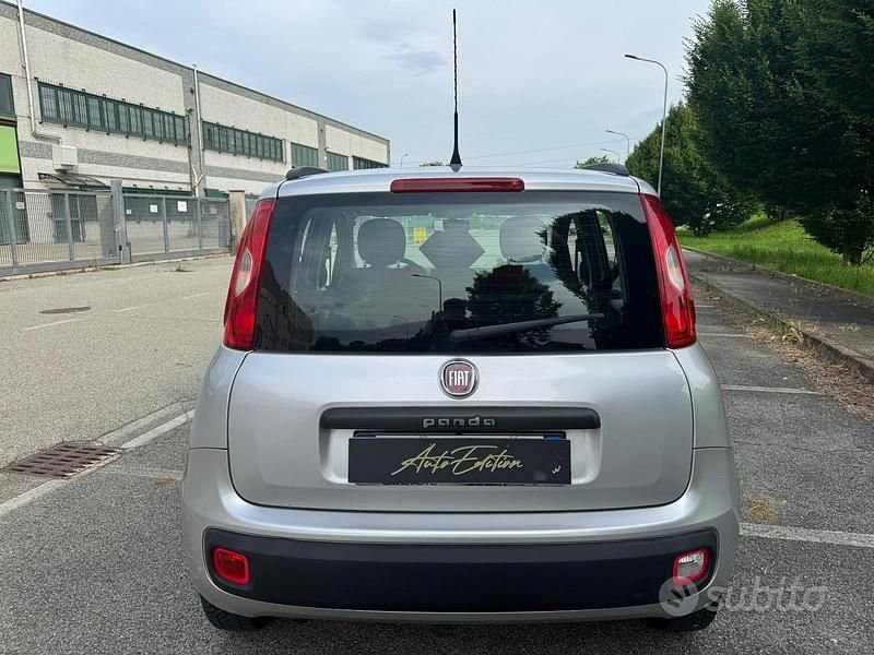 Argento Usata 2013 Fiat Panda Lounge Due volumi | 4700 € (Buon prezzo) - Immagine 1/4