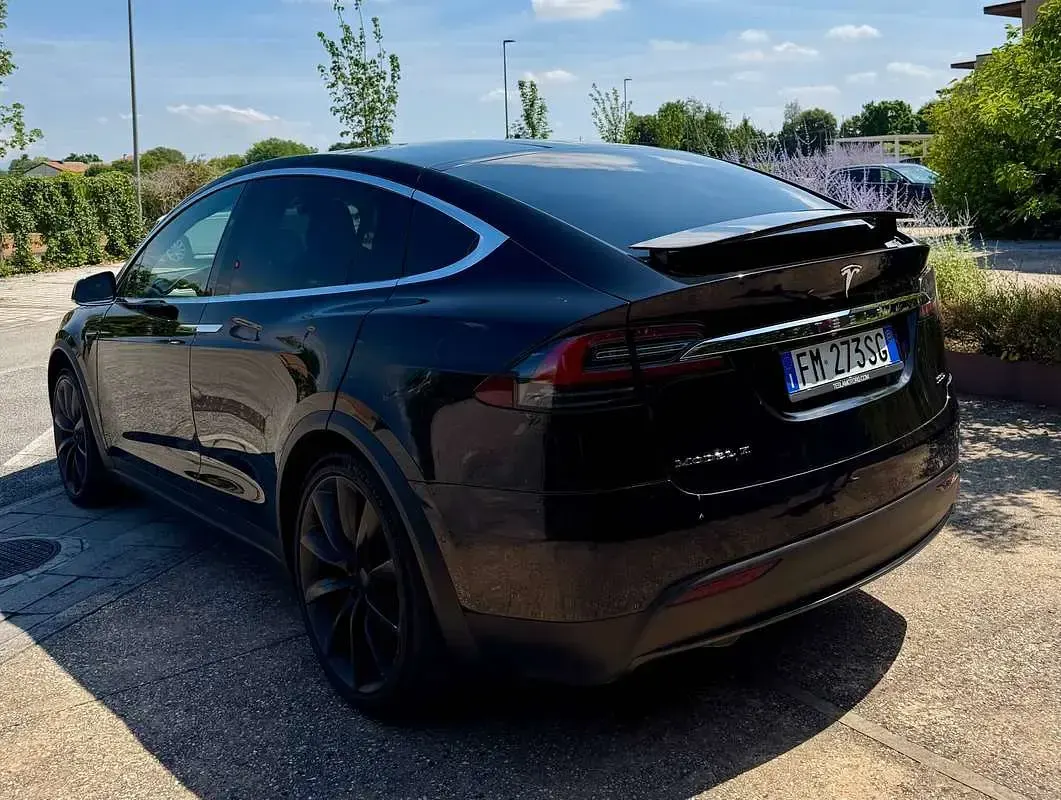 Usata Tesla Model X 158 kW (215 CV) 2017 Nero SUV
