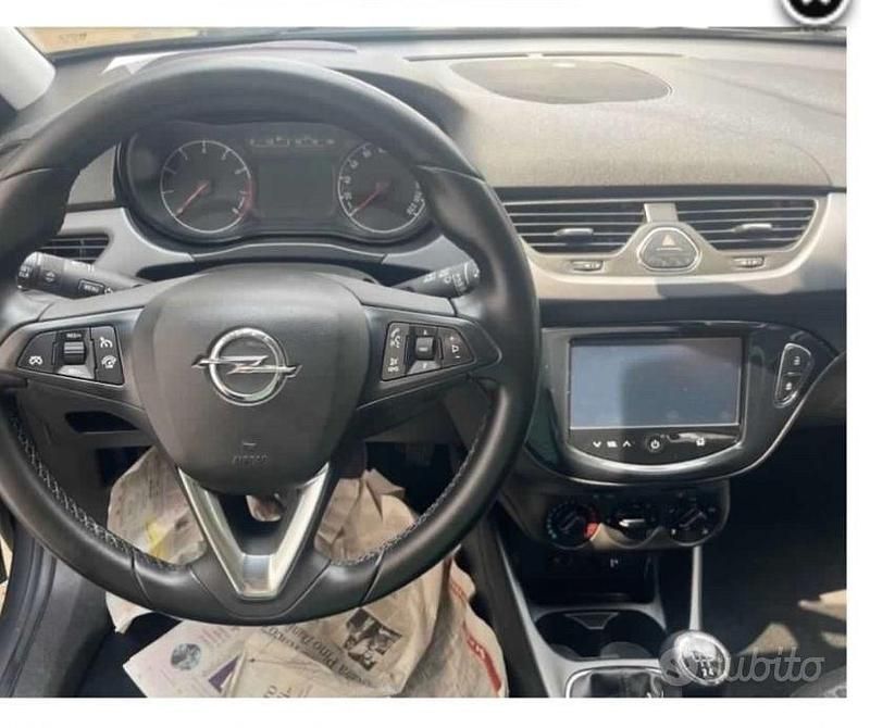 Usata Opel Corsa 90 CV (66 kW) 2015 Grigio Berlina