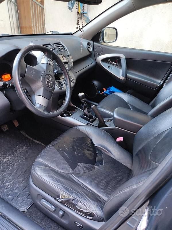 Occasion Toyota RAV4 136 ch (100 kW) 2006 Gris SUV