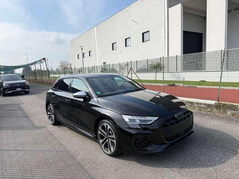 Usata Audi S3 Ambiente 333 CV (244 kW) 2024 Nero mito metallizzato Berlina
