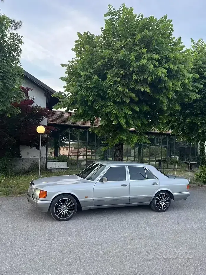 Usata Mercedes 300 SE 231 CV (169 kW) 1991 Grigio Berlina