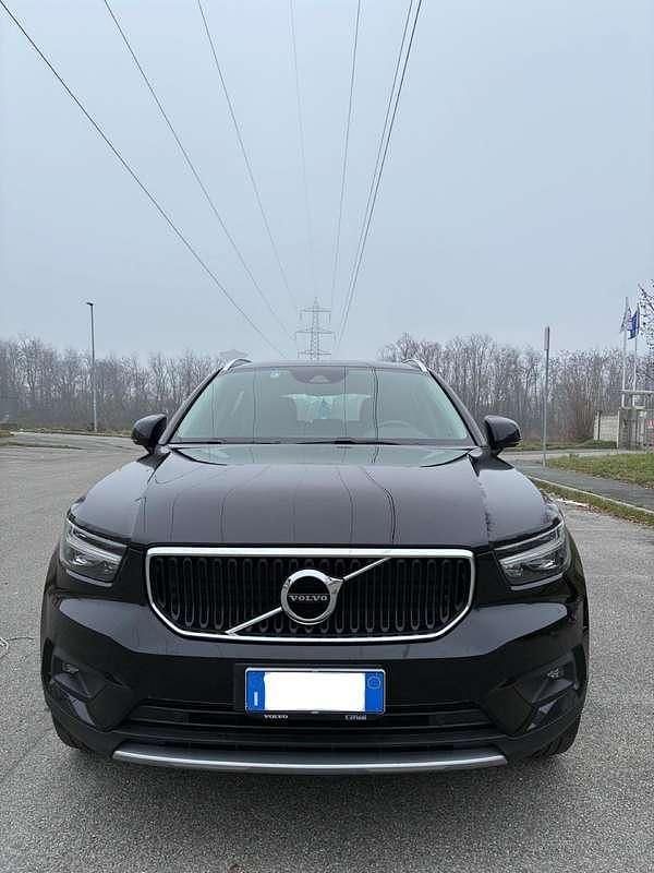 Usata Volvo XC40 Momentum 129 CV (94 kW) 2020 Nero SUV