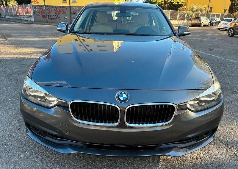 Usata BMW 318 116 CV (85 kW) 2016 Grigio Station wagon