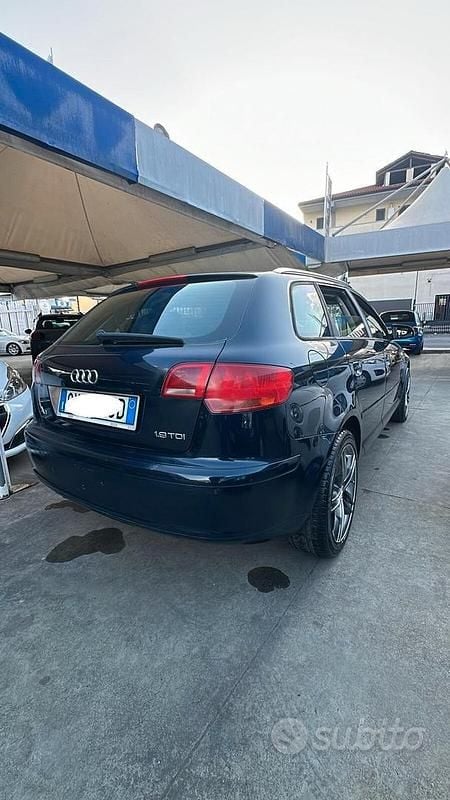 Usata Audi A3 104 CV (76 kW) 2005 Blu Utilitaria