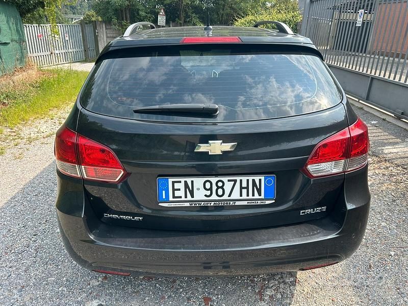 Usata Chevrolet Cruze 120 CV (88 kW) 2012 Nero Monovolume