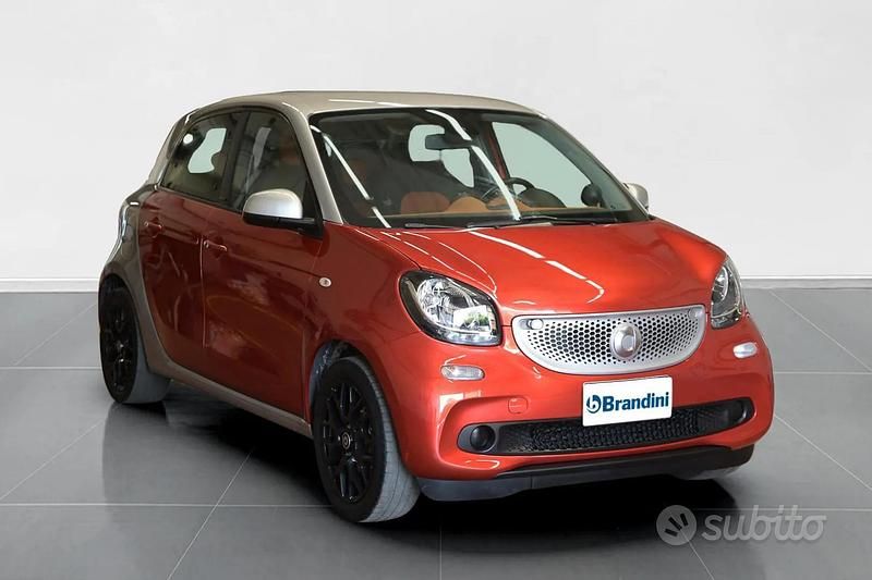 Usata Smart ForFour Passion 90 CV (66 kW) 2017 Rosso Utilitaria