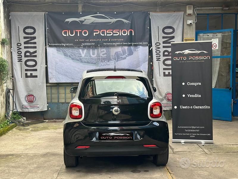 Usata Smart ForFour Passion 71 CV (52 kW) 2016 Nero Utilitaria
