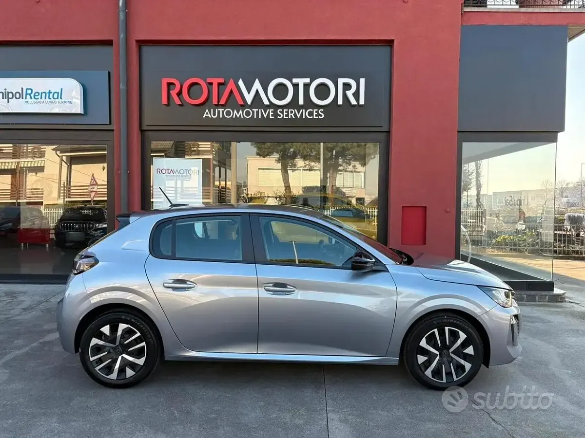 Nuova Peugeot 208 Style 100 CV (73 kW) 2026 Grigio Utilitaria