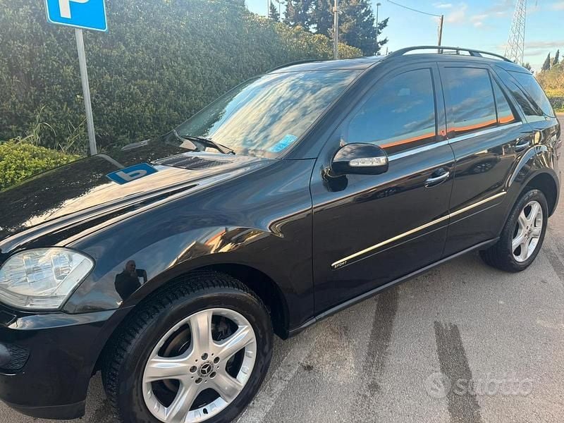 Usata Mercedes ML320 2007 Nero SUV