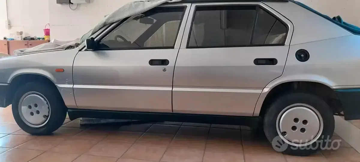 Usata Alfa Romeo 33 118 CV (86 kW) 1985 Grigio Berlina
