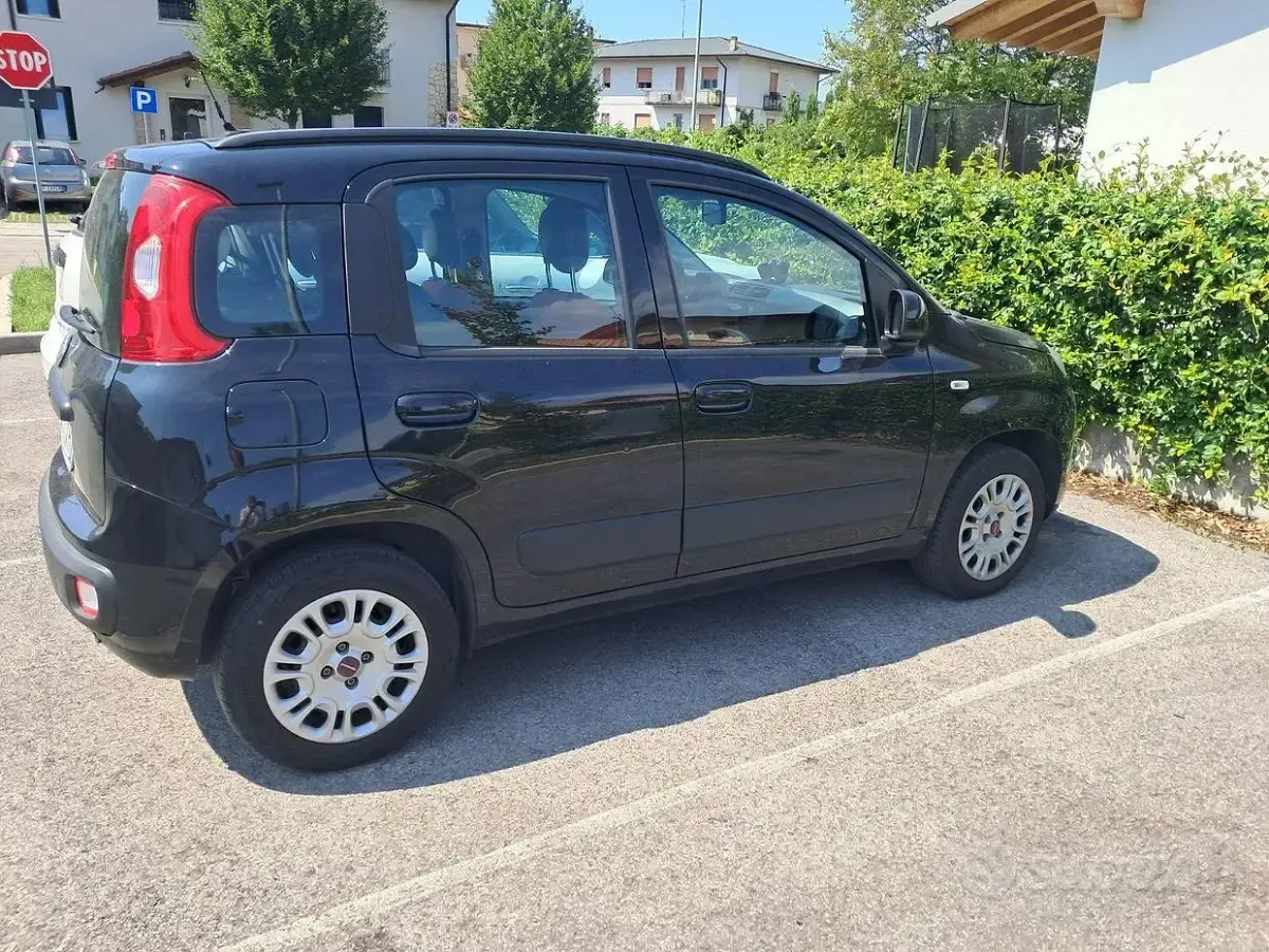 Usata Fiat Panda Lounge 69 CV (50 kW) 2020 Nero Utilitaria