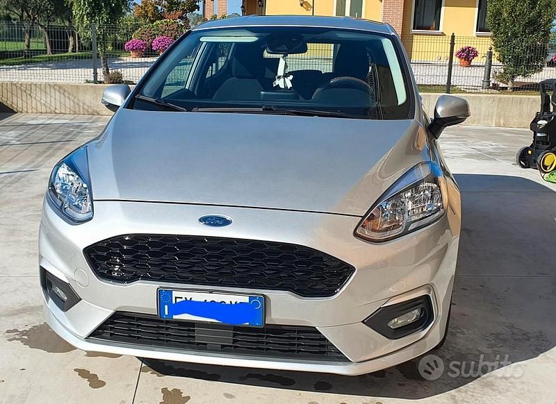 Usata Ford Fiesta 75 CV (55 kW) 2020 Grigio Utilitaria