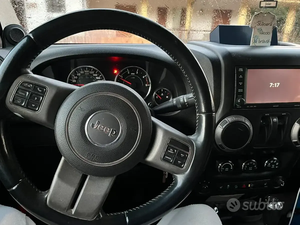 Usata Jeep Wrangler 200 CV (147 kW) 2014 Rosso SUV