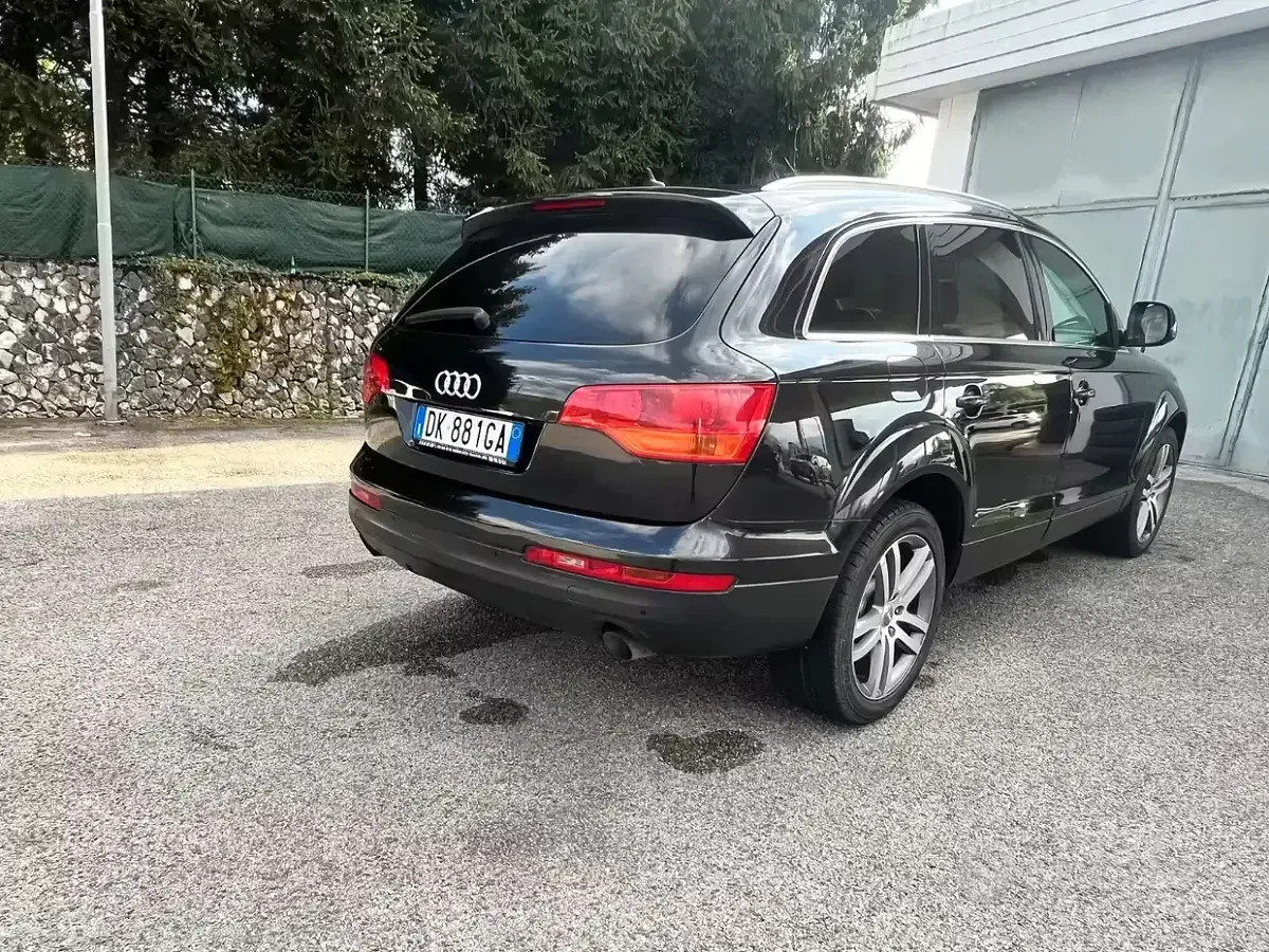 Usata Audi Q7 240 CV (176 kW) 2008 Nero SUV