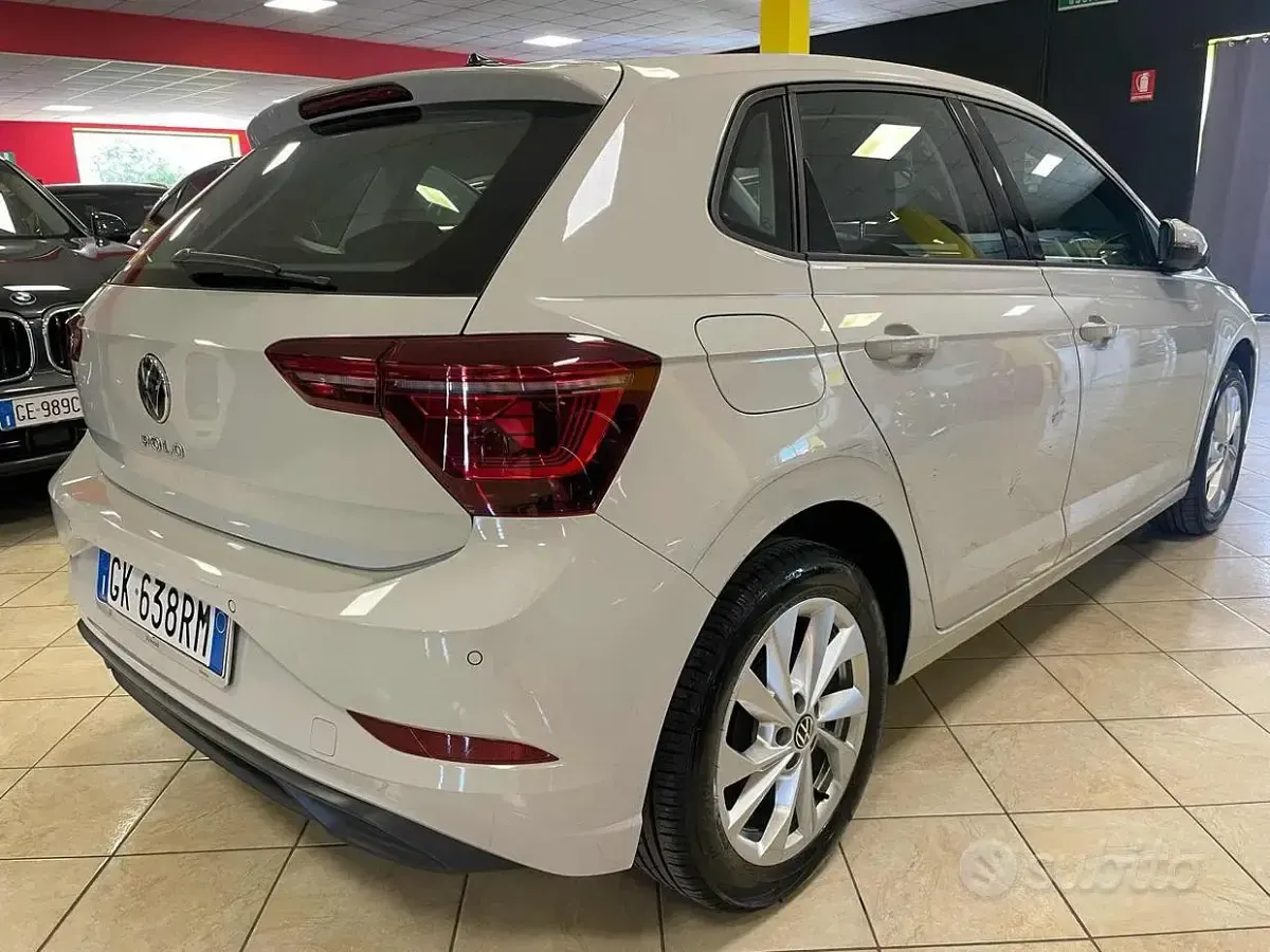 Usata VW Polo 95 CV (69 kW) 2022 Grigio Utilitaria