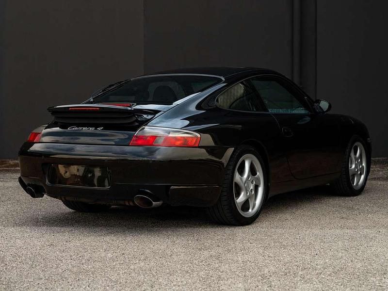 Usata Porsche 911 Carrera 4 300 CV (220 kW) 2001 Nero Coupé