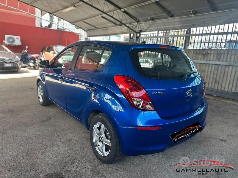 Usata Hyundai i20 Classic 84 CV (61 kW) 2014 Blu Utilitaria