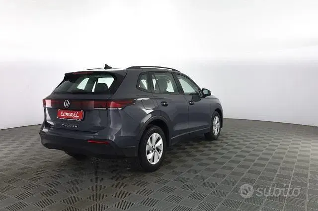 Usata VW Tiguan Life 150 CV (110 kW) 2025 Dolphin grey SUV