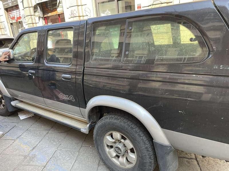 Usata Nissan Navara 129 CV (94 kW) 2001 Pick-up