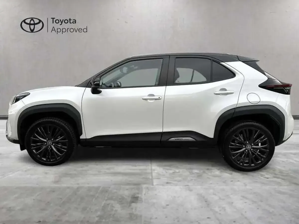 Usata Toyota Yaris Hybrid 116 CV (85 kW) 2022 Bianco Pick-up