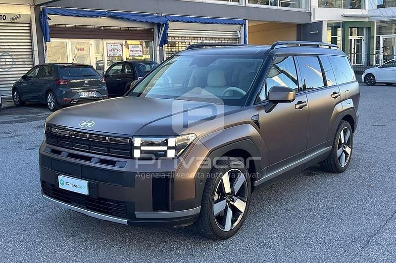 Marrone Usata 2025 Hyundai Santa Fe SUV | 43.990 € (Buon prezzo) - Immagine 1/4