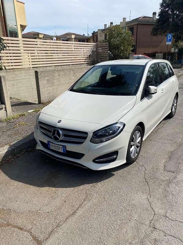 Usata Mercedes B160 Business 90 CV (66 kW) 2017 Monovolume